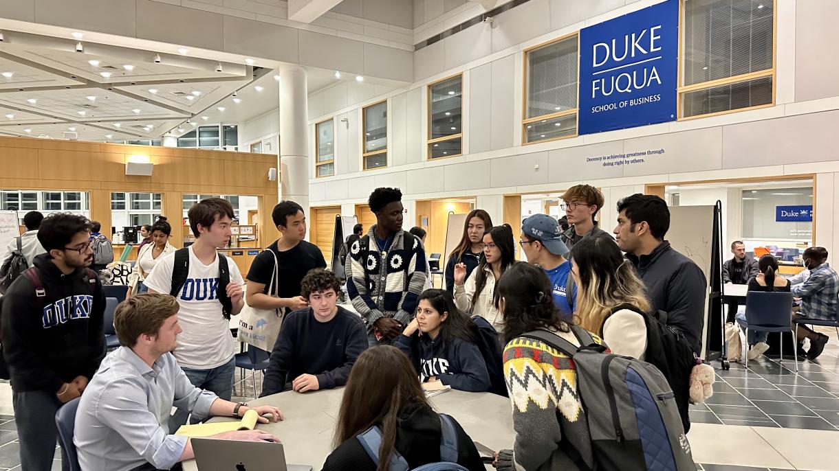 After pitches, students gathered in groups to discuss projects of interest at the Matchmaker event 2022